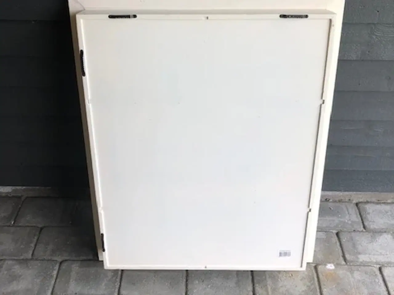 Billede 4 - Hvid væghylde opdelte hylder
