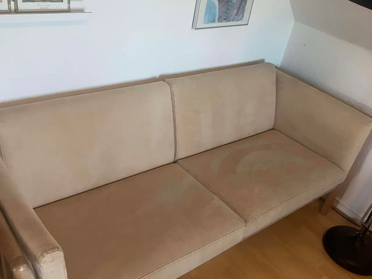 Billede 1 - Massivt træ med ruskind