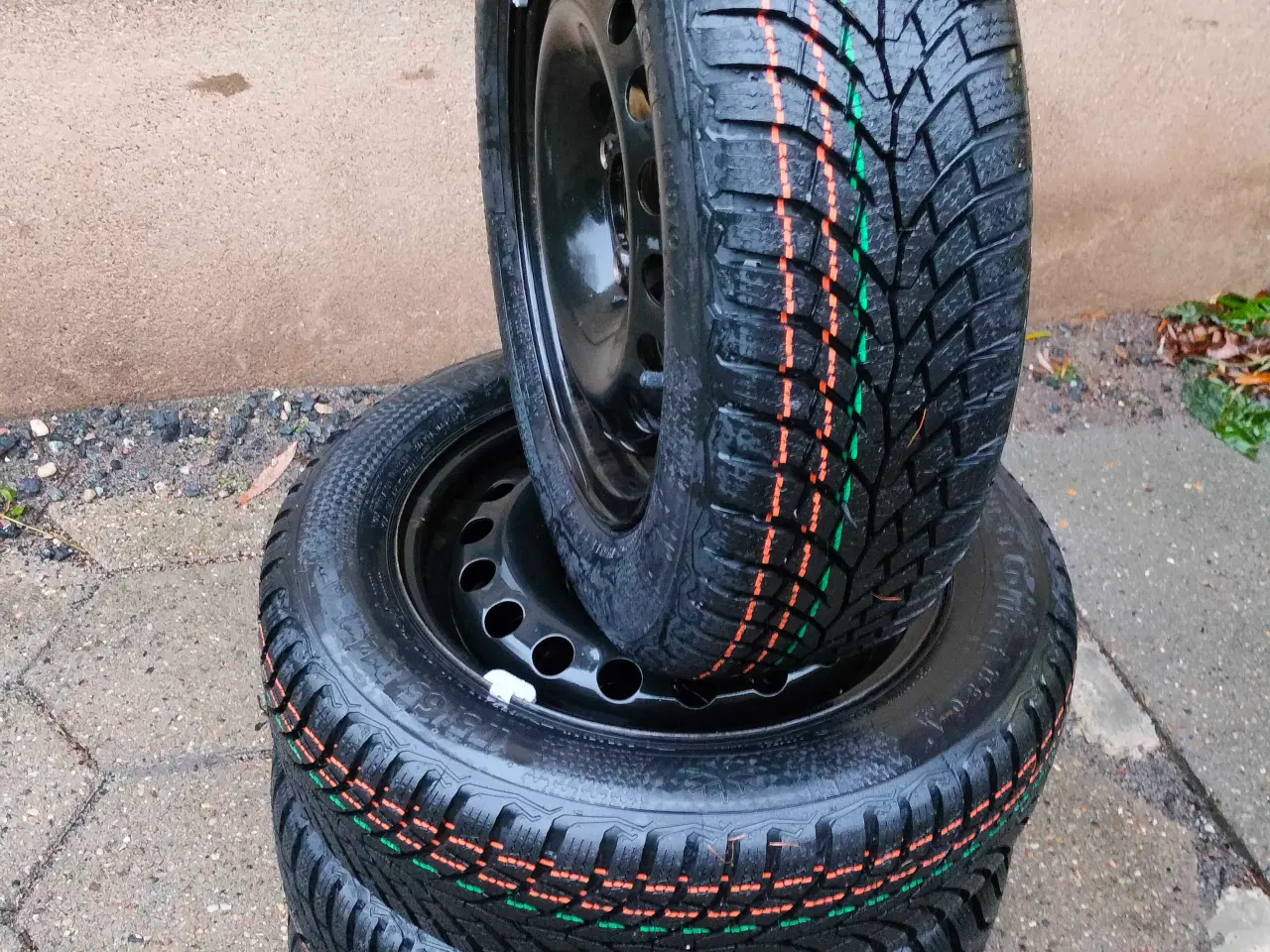 Billede 2 - Vinterdæk VW Up Continental