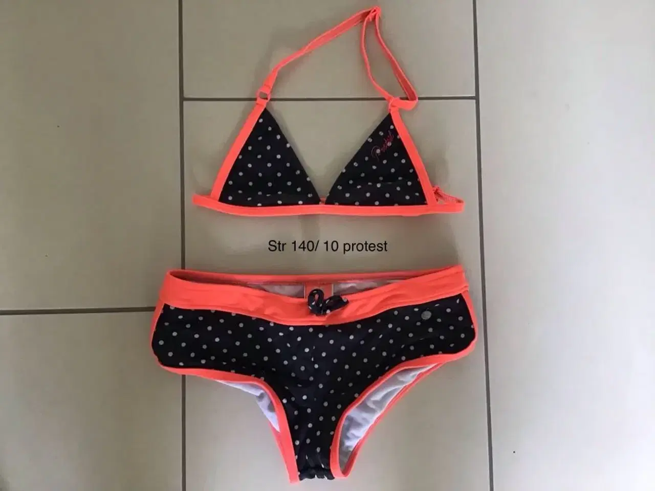 Billede 1 - Bikini Hummel str 140