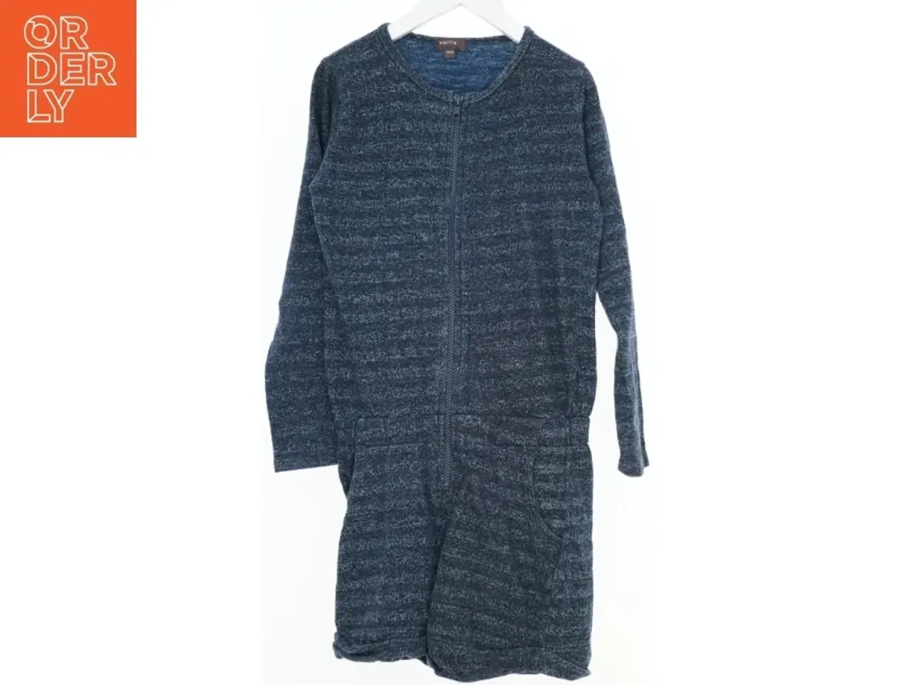 Billede 1 - Heltedragt med lange ærmer fra Norlie (str. 140)