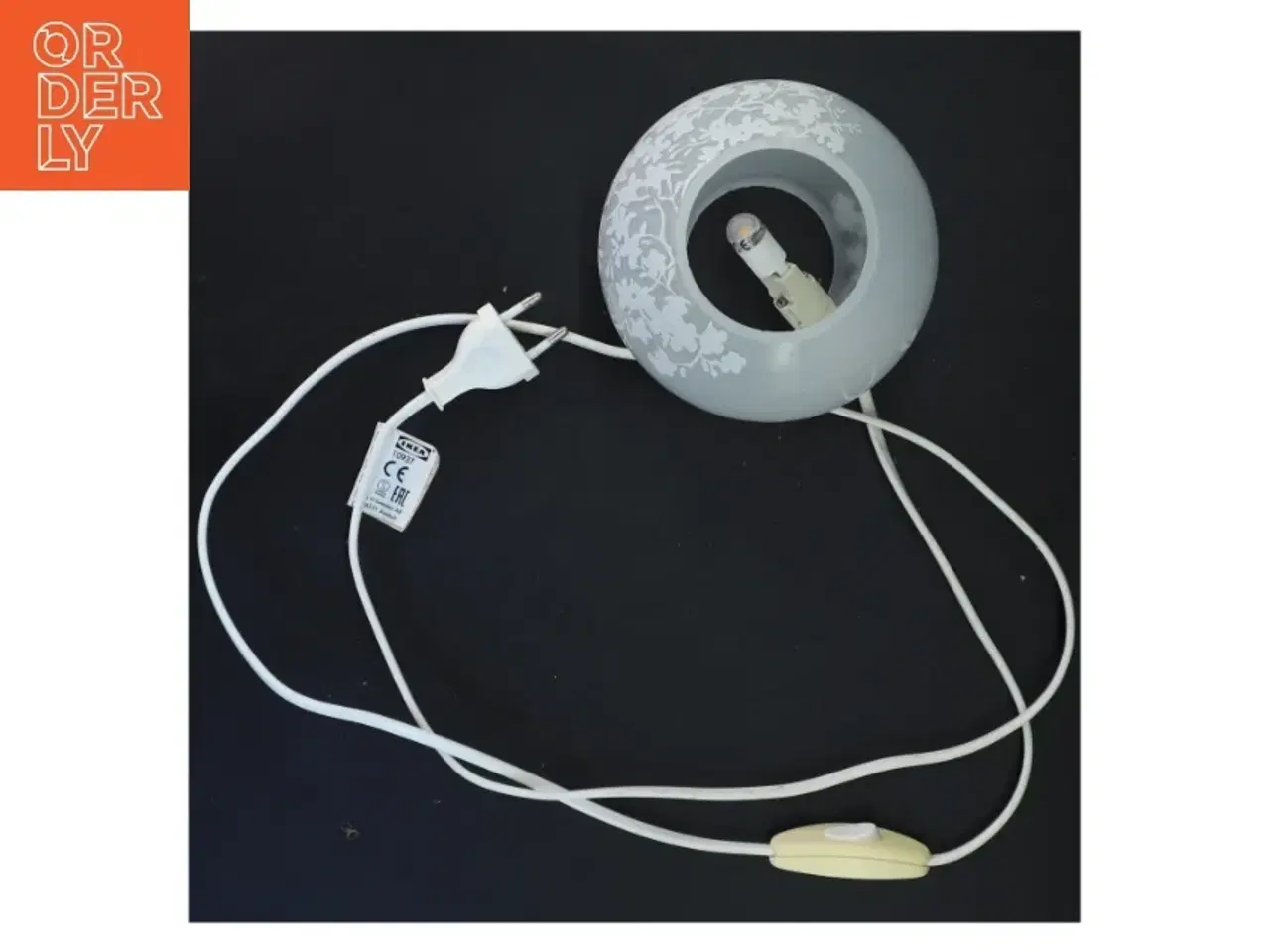 Billede 3 - Lille glaslampe med blomstermønster (str. 11x11 cm)