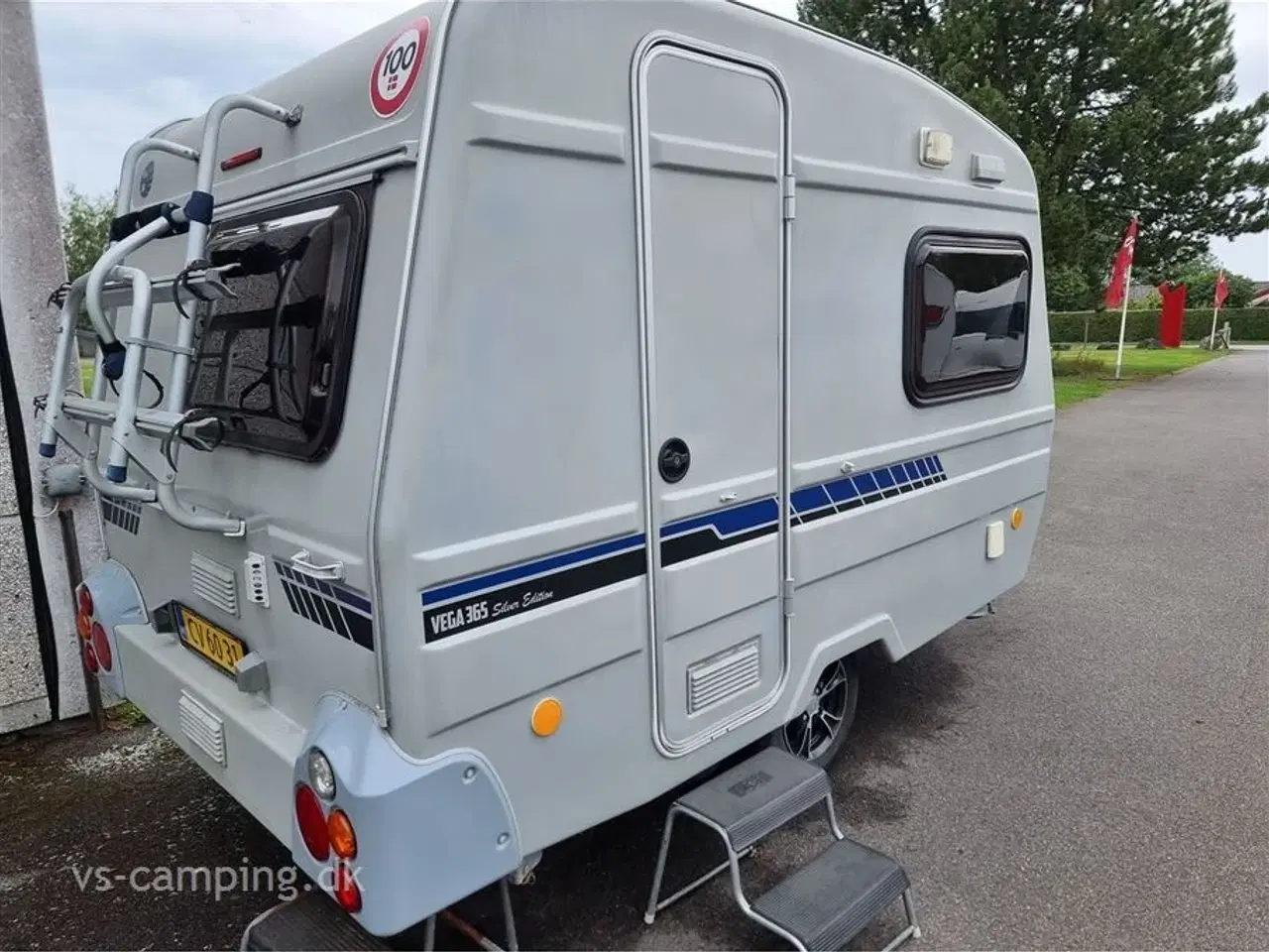 Billede 2 - 2019 - Niewiadow VEGA 365 NTL Silver Edition   LILLE OG ATTRAKTIV CAMPINGVOGN, SOM MÅ TRÆKKES AF DE FLESTE BILER, SOM ER SPÆKKET MED UDSTYR.