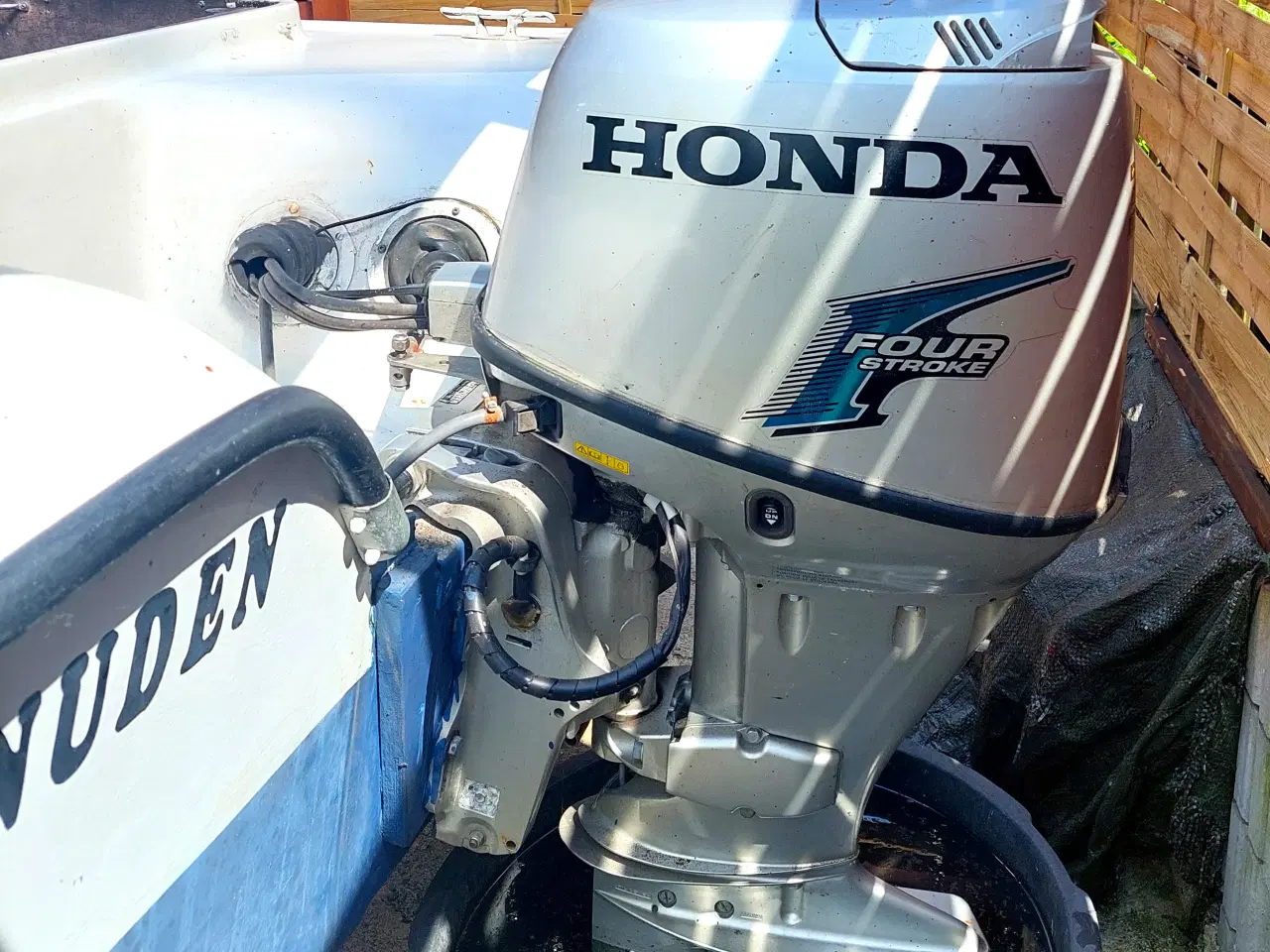 Billede 1 - 16 fod fritidsbåd med motor og trailer