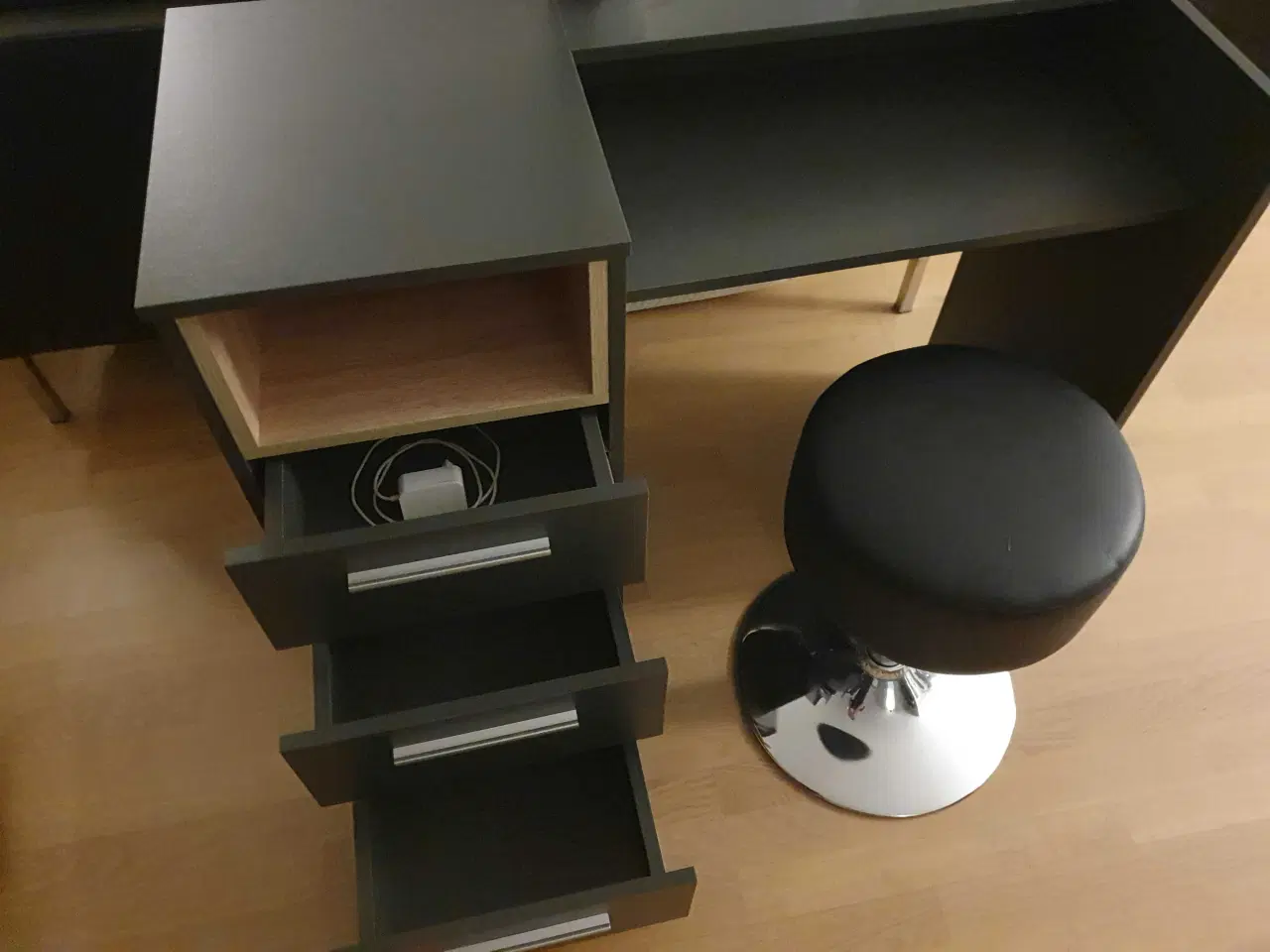 Billede 1 - Make-up bord med spejl og LED