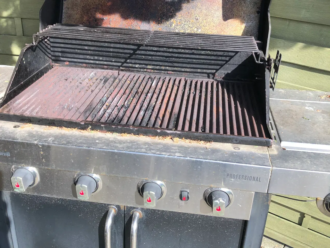 Billede 4 - Charbroil gasgrill med gasblus og skab