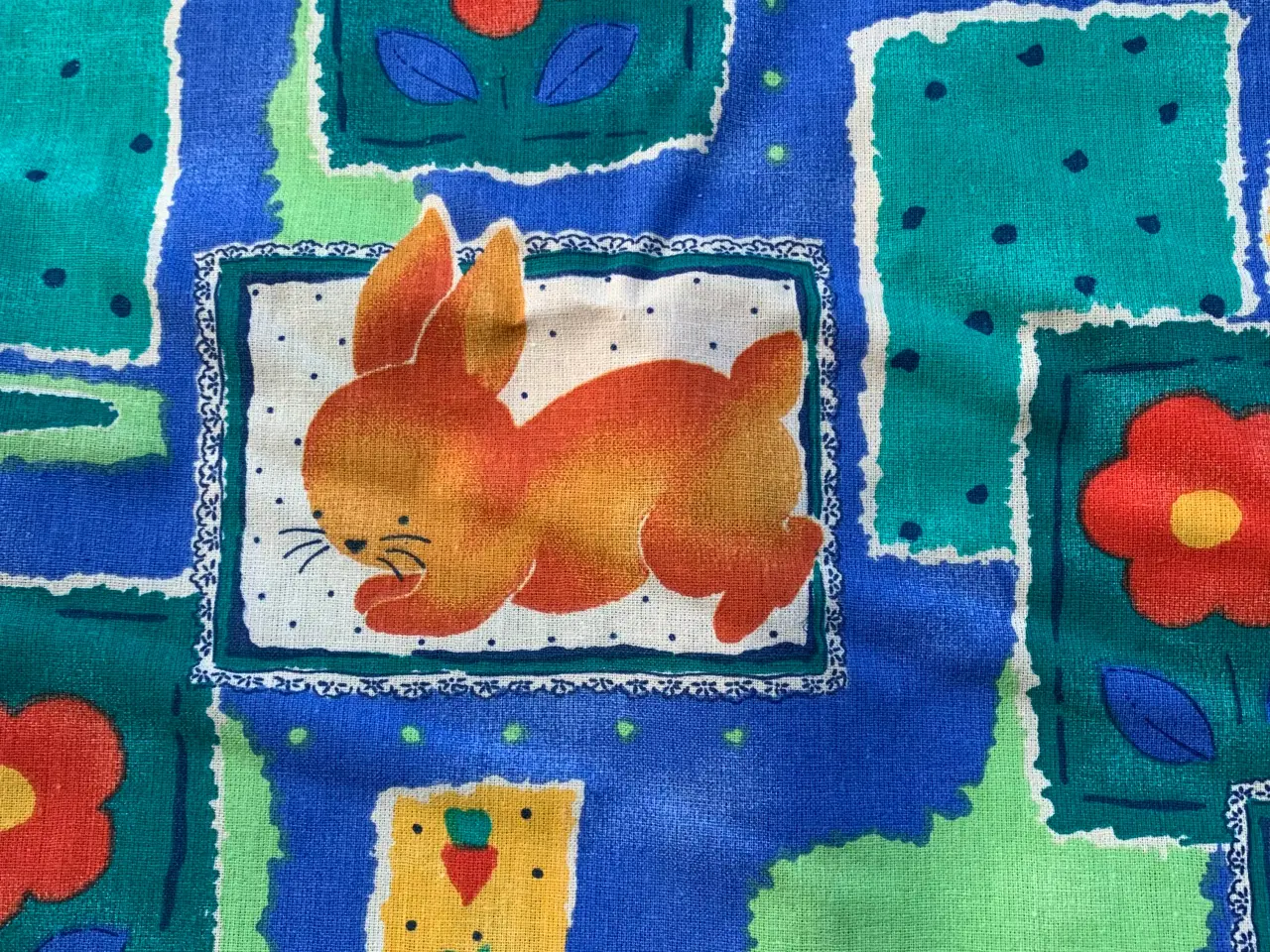 Billede 1 - Stof med børnemønster