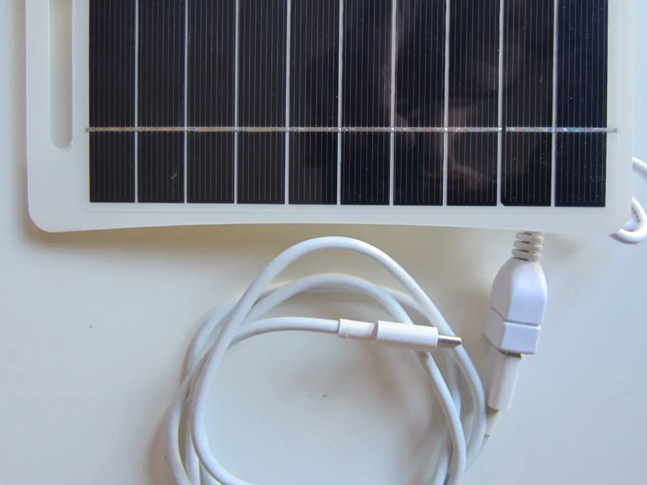 Billede 1 - Solcelle oplader med USB stik