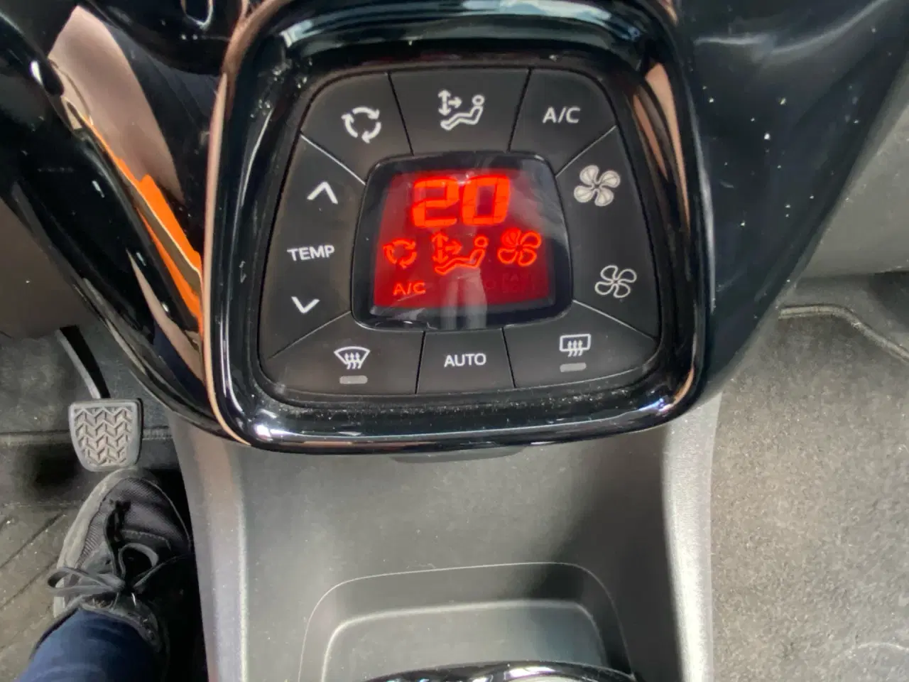 Billede 11 - Peugeot 108 1,0 e-Vti Allure+ 72HK 5d