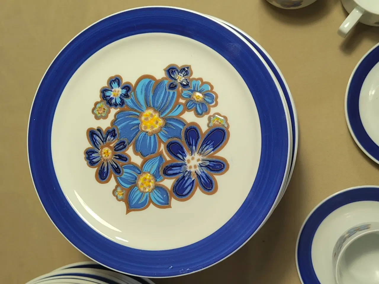 Billede 3 - Flot blåt blomsterstel fra Colditz Inglasur