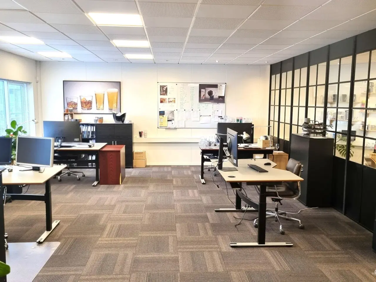 Billede 13 - Lager med pænt kontor