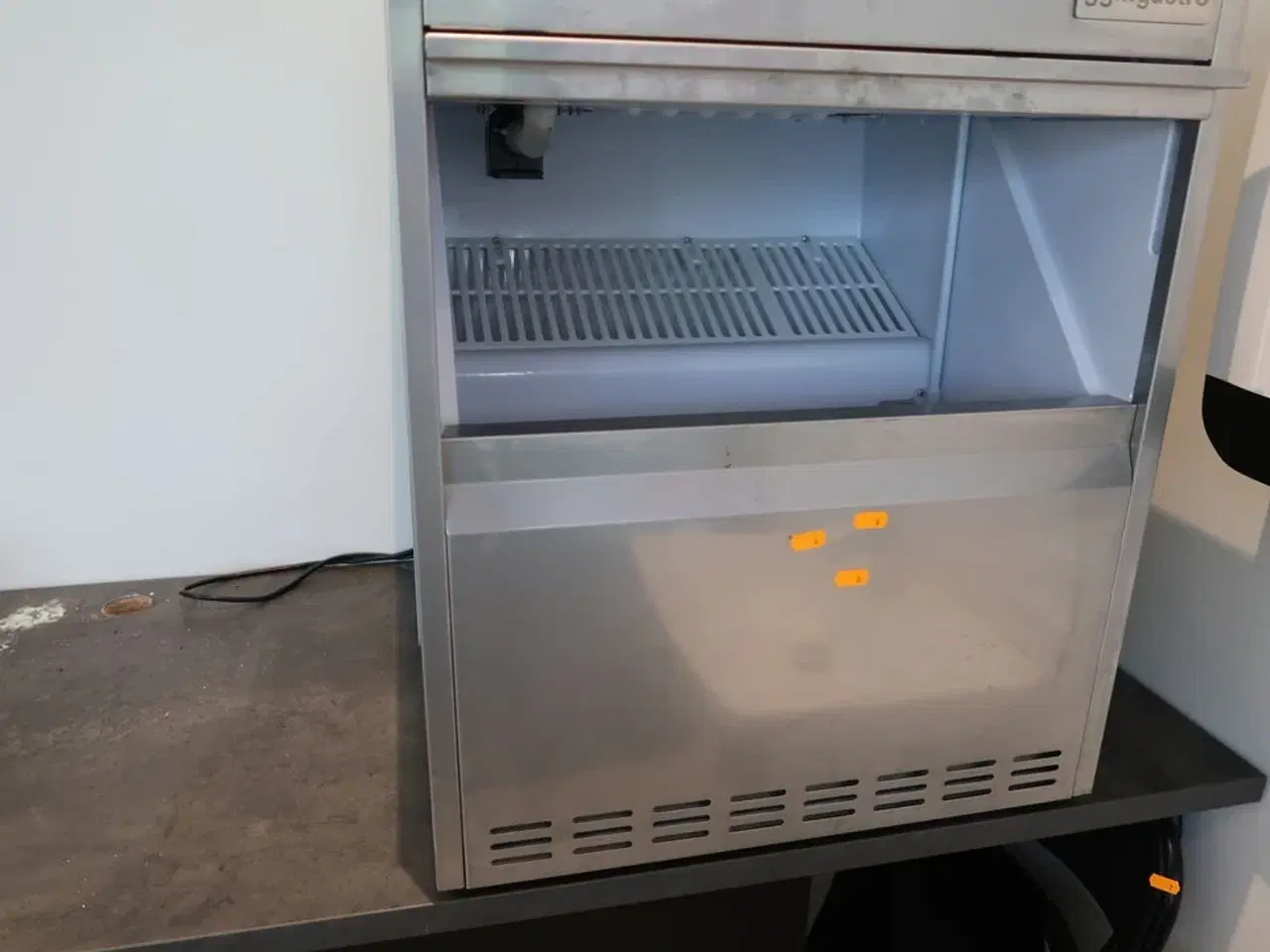Billede 1 - Isterningemaskine GGM GASTRO EWBH556-N