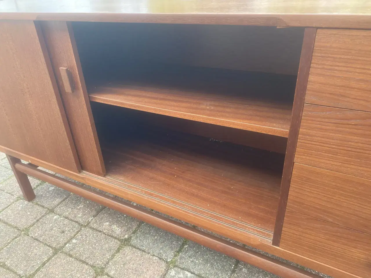 Billede 11 - Teak-træ Bord, Stole, Skænk/Skab