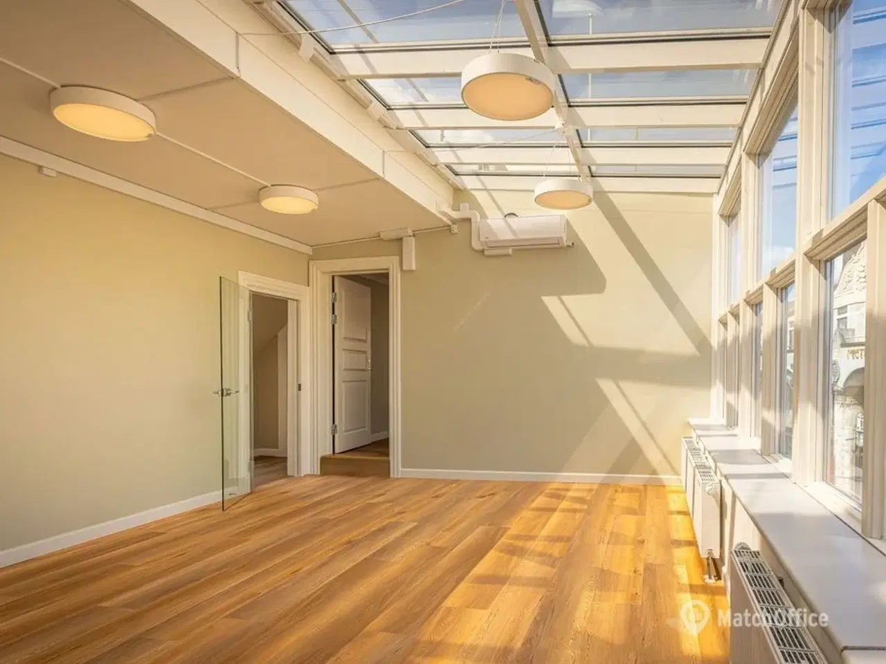 Billede 3 - INGEN BINDING - Nyistandsat og indbydende kontor på 473 m² med privat tagterrasse