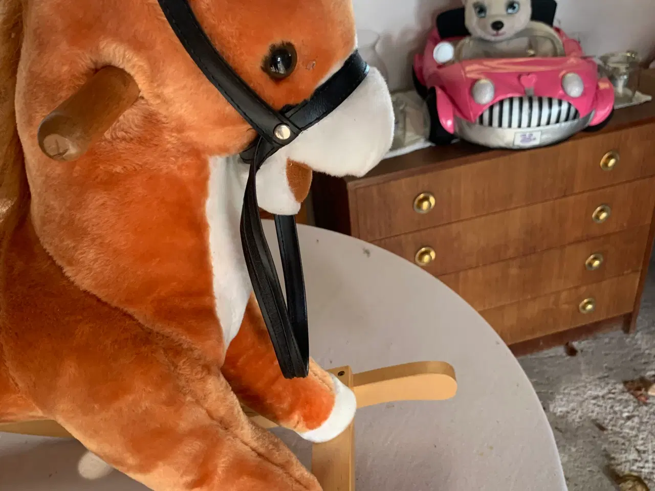 Billede 3 - Gyngehest meget velholdt