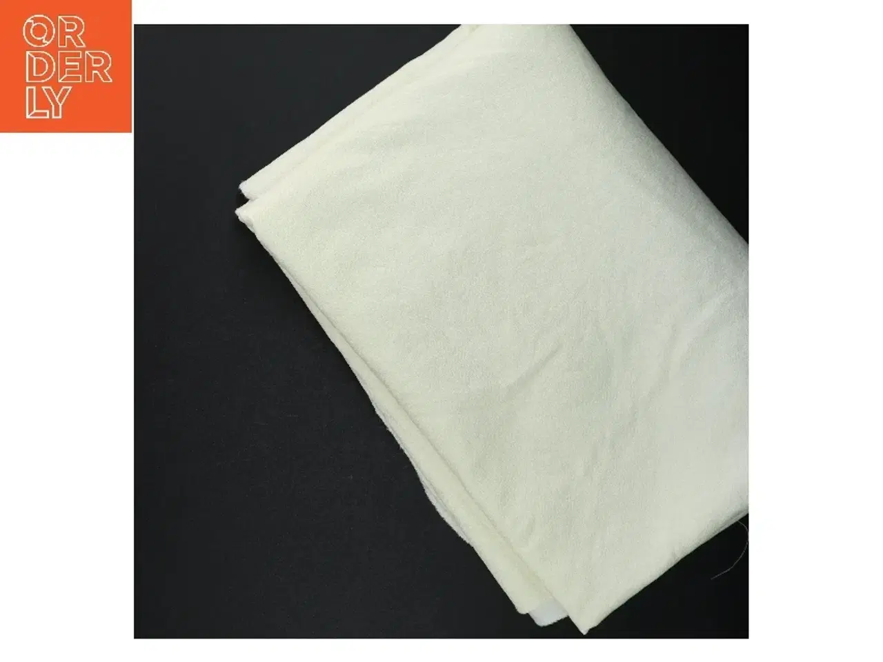 Billede 5 - Hvidt sengetøj fra Basic (str. 190 x. 135 cm)