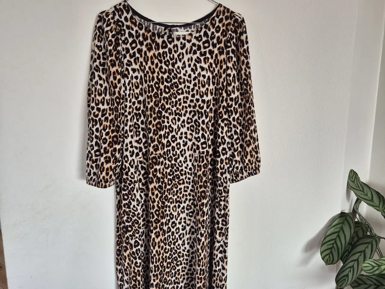 Billede 1 - Smuk leopard kjole