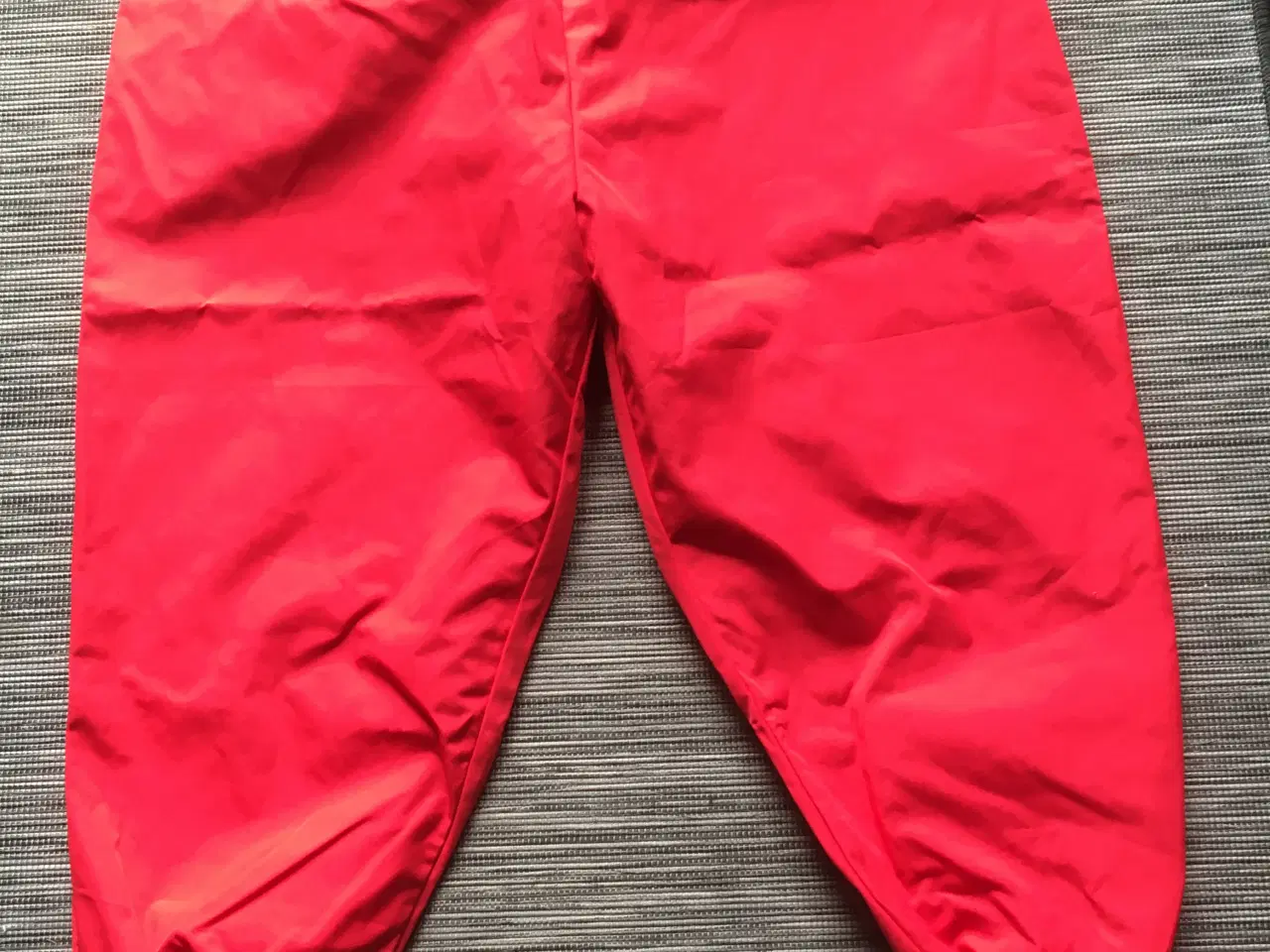Billede 2 - Rødt ski-tøj-sæt 
