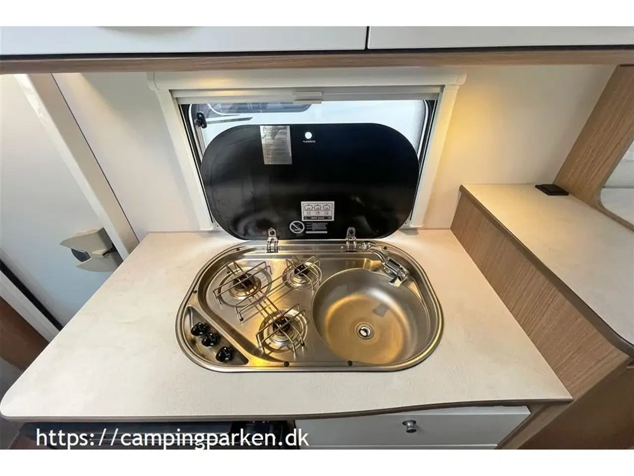 Billede 7 - 2022 - Carado V337 Edition 15   Kompakt autocamper med enkeltsenge, 140 hk og kun kørt 12.200 km