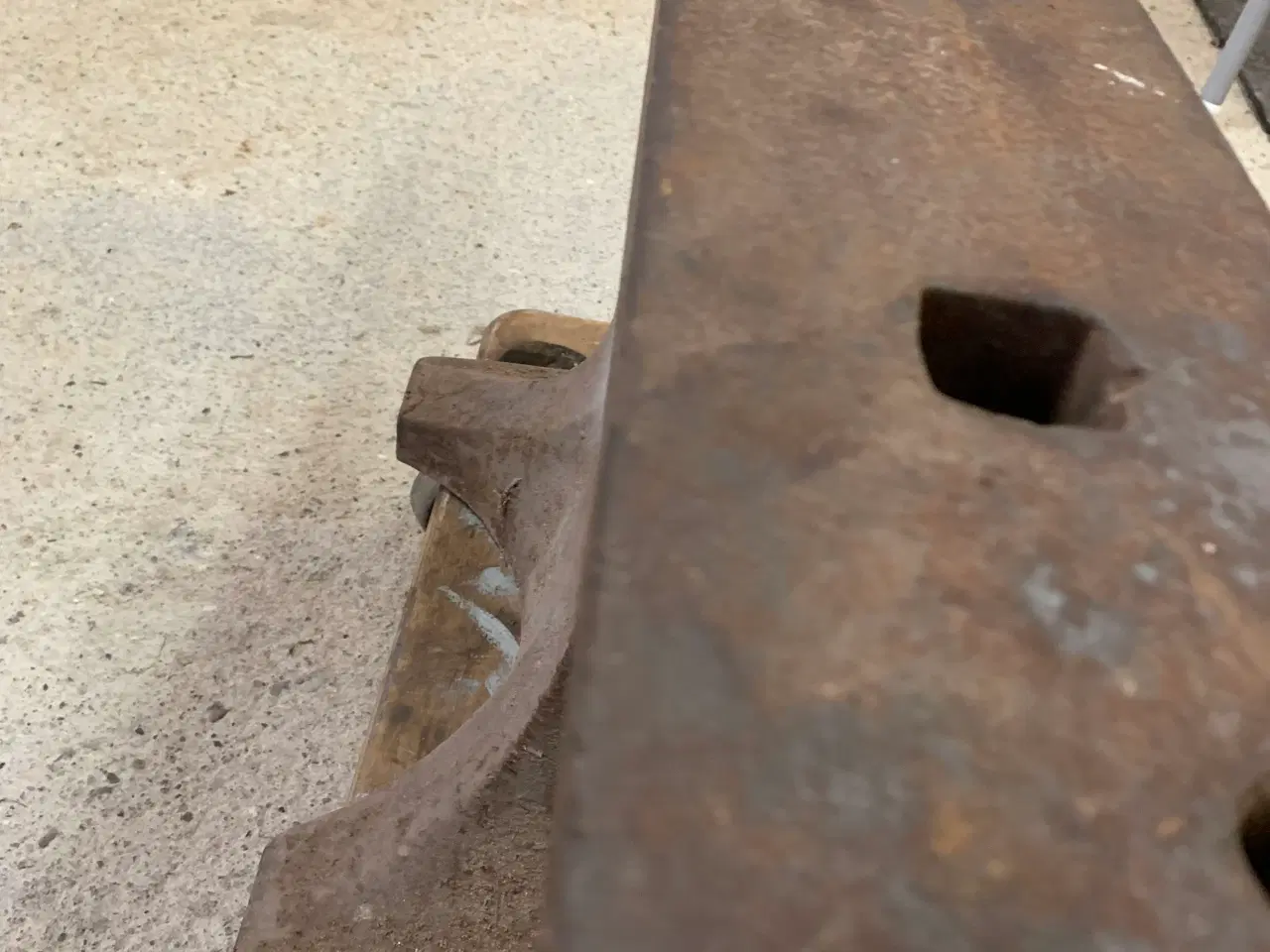 Billede 3 - Ambolt 128 kg fra Sverige 