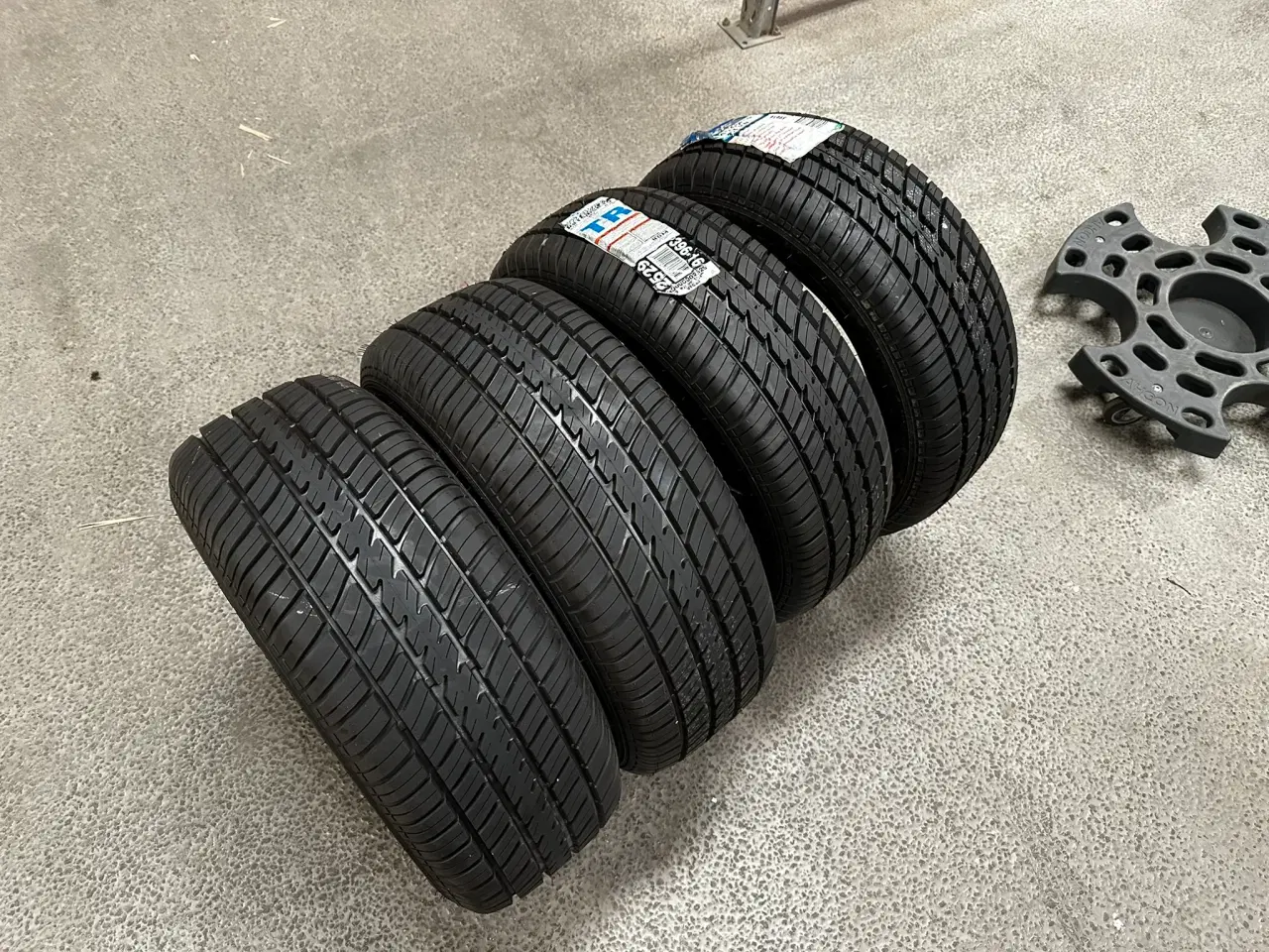 Billede 5 - Cooper Cobra dæk med hvid skrift