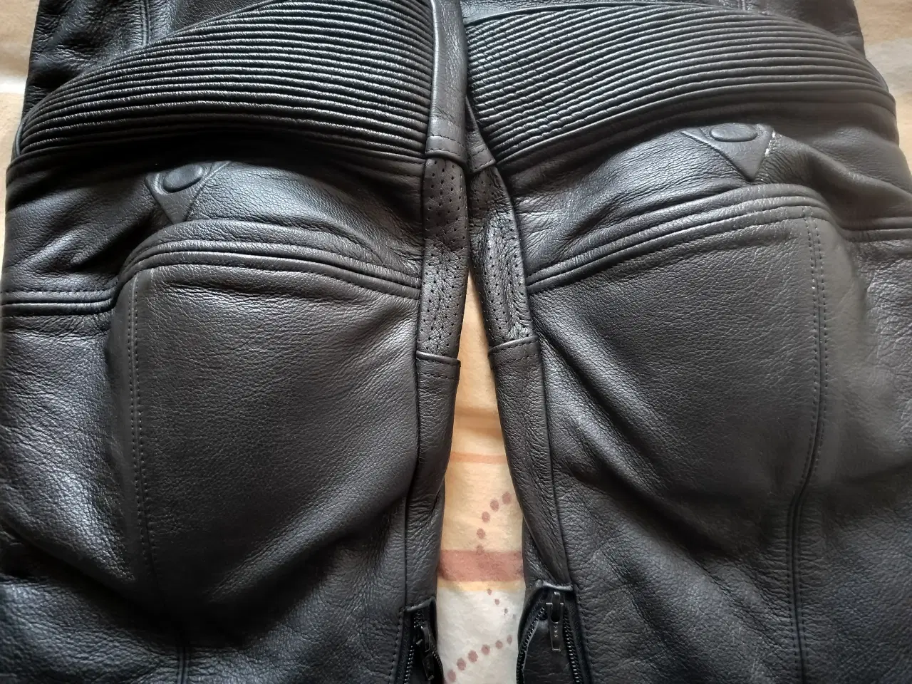 Billede 3 - Rev'it læder MC bukser str.58