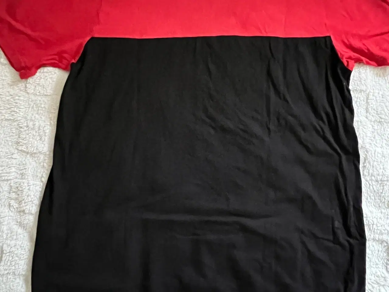 Billede 2 - T-shirt fra Icono.