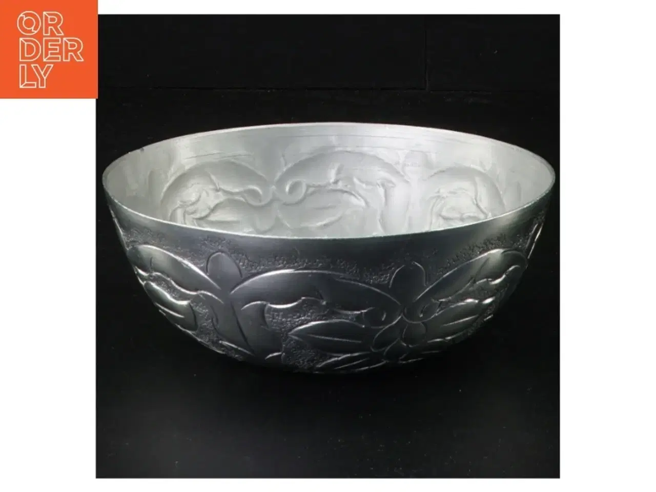 Billede 1 - Dekorativ sølvfarvet skål (str. 15 x 5 cm)