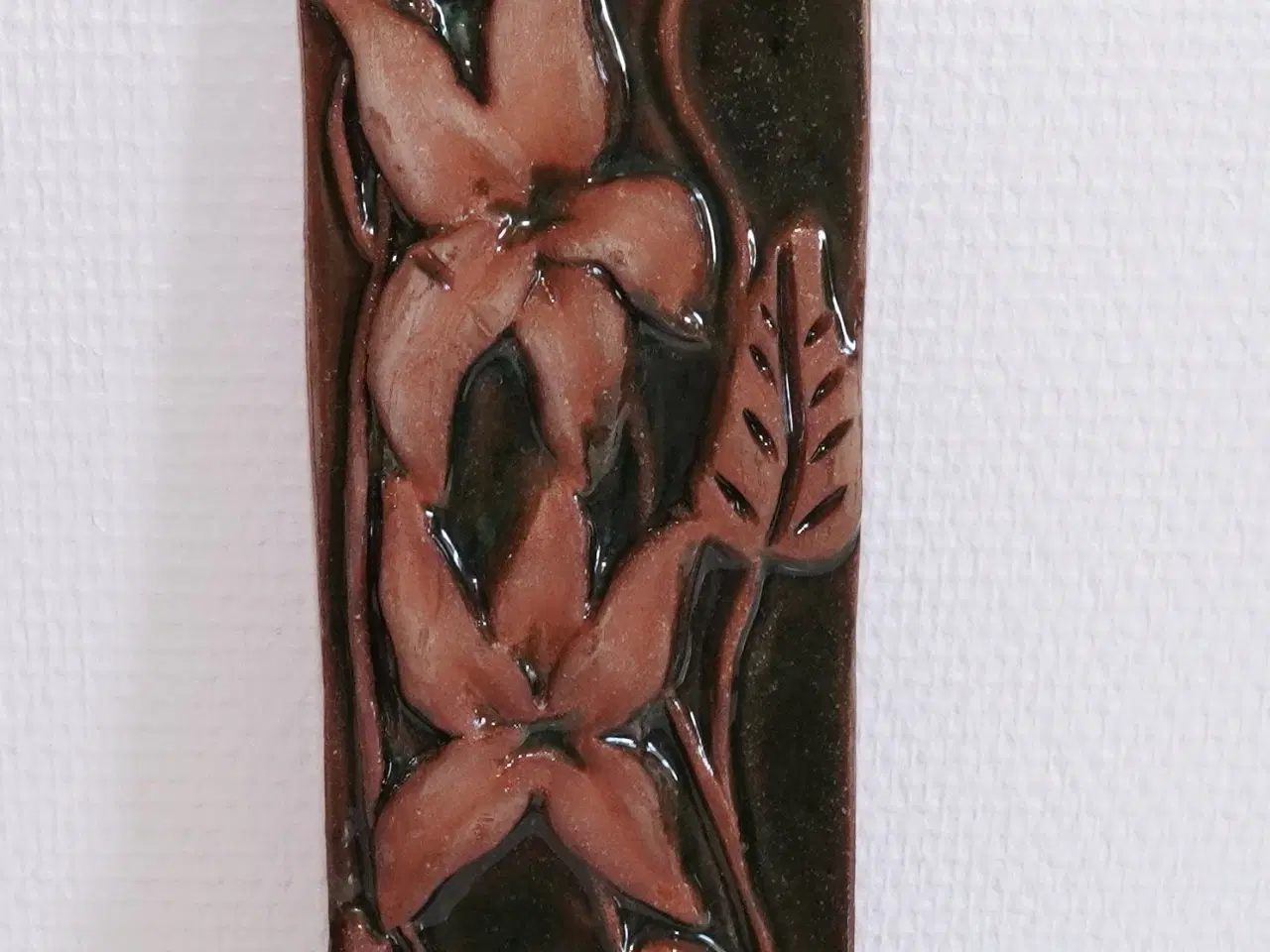 Billede 6 - Relief i stentøj med blomster fra Laholm Keramik