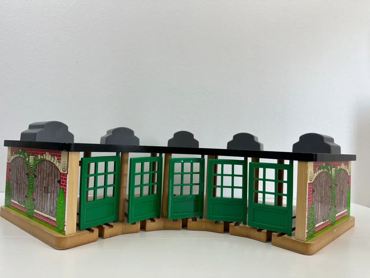 Billede 2 - Thomas Tog station / Remise (Brio)