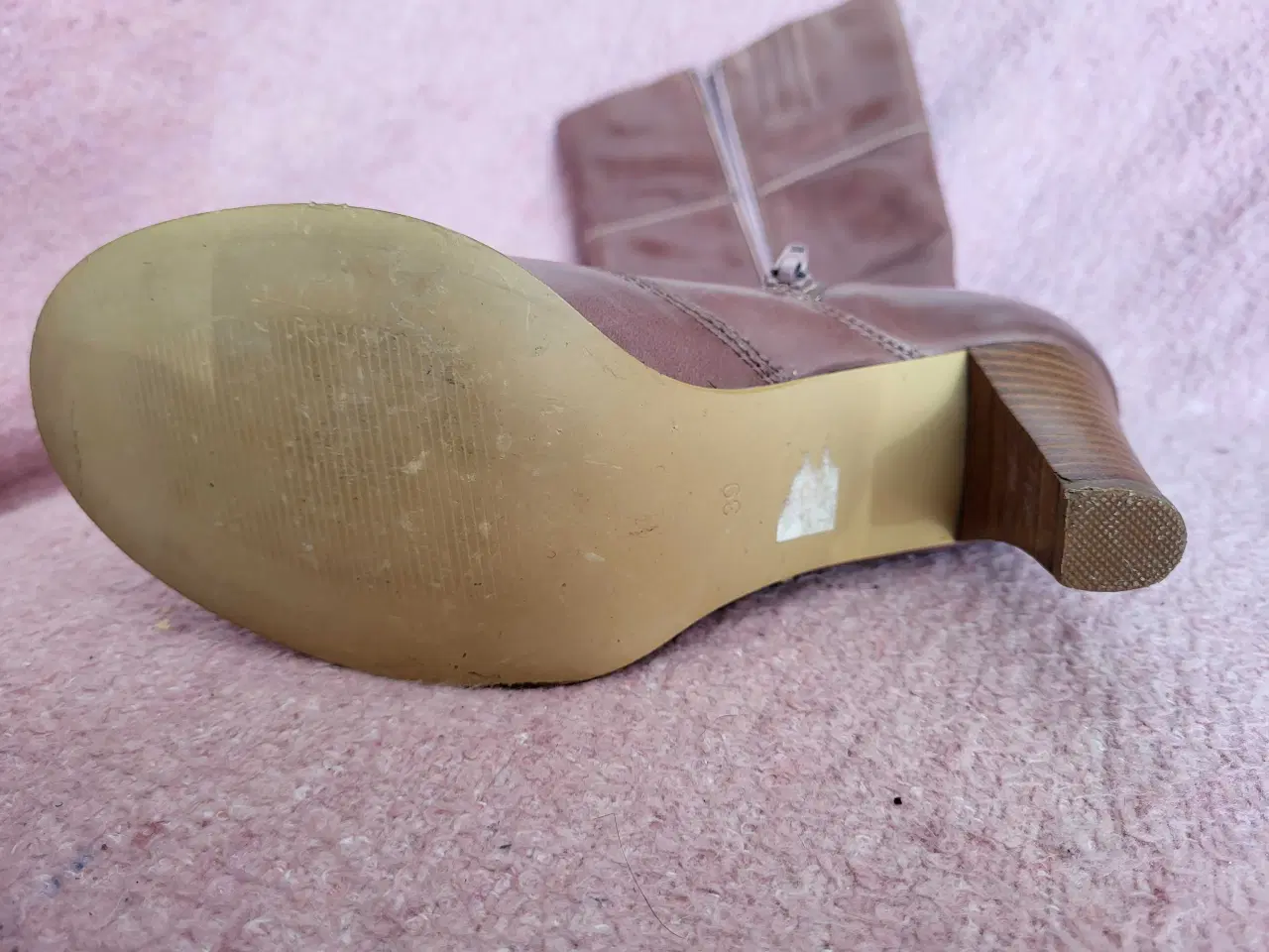 Billede 11 - Elegante langskaftede læderstøvler 