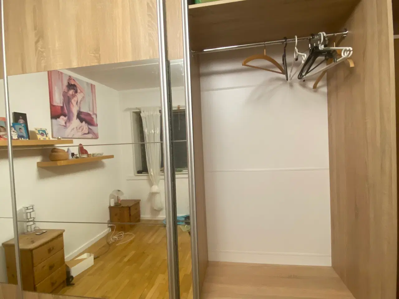 Billede 4 -  tredørs klædeskab