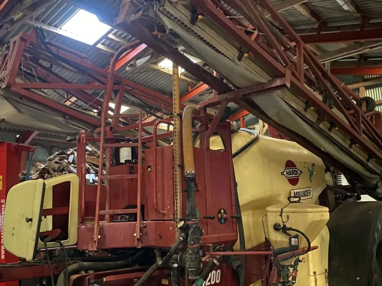 Billede 1 - Hardi Commander 4200 med luft. Sprøjten er synes i 2025.