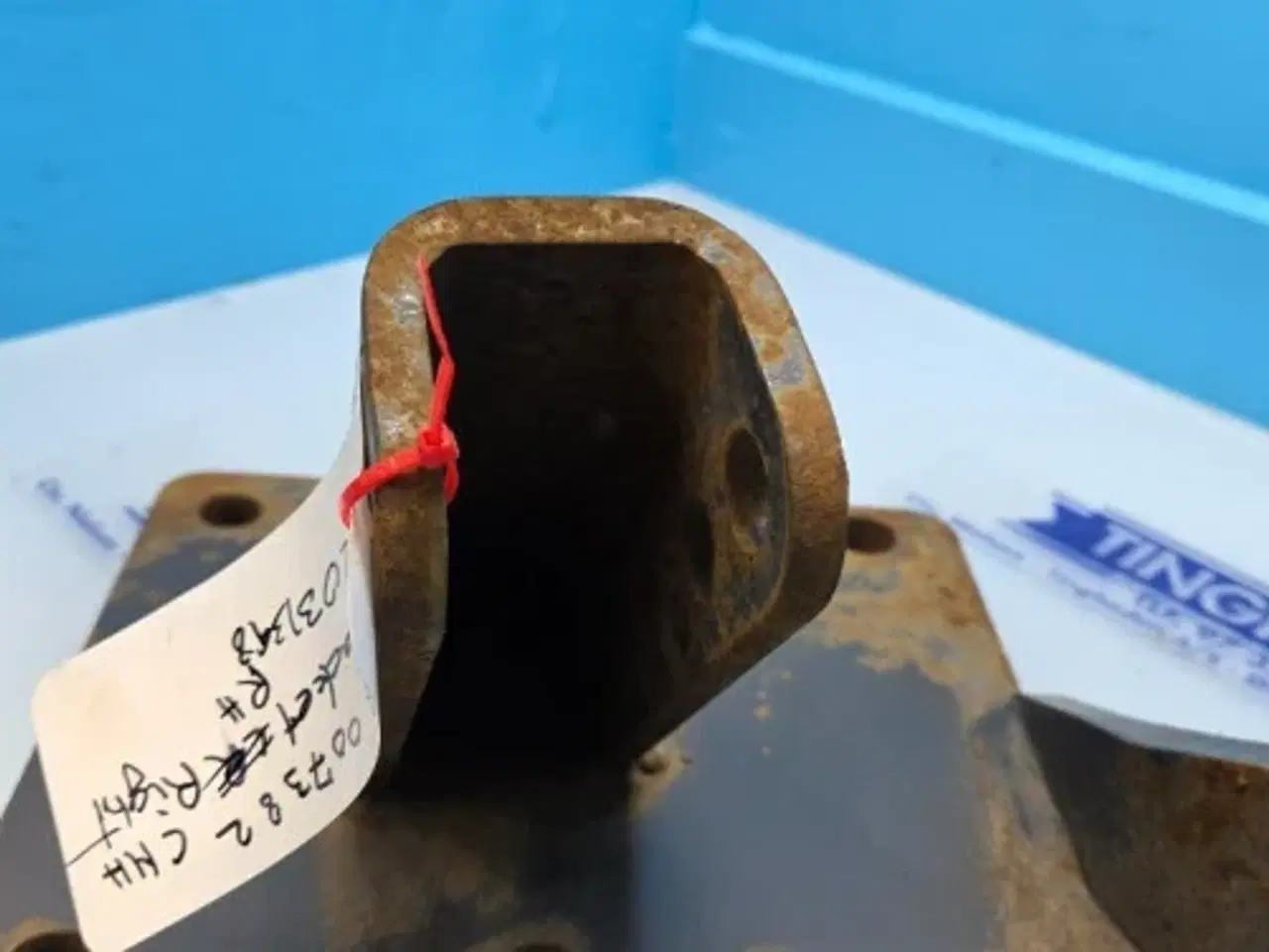 Billede 14 - New Holland TS110 Beslag R. 82007382