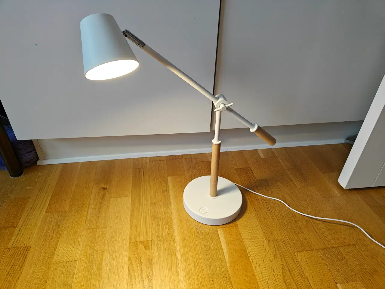 Billede 2 - Unilux Vicky LED-Lampe i skandinavisk