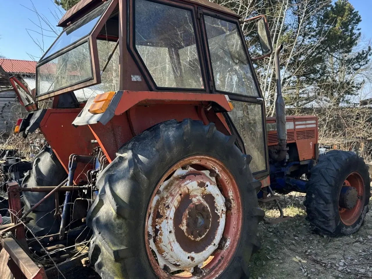 Billede 2 - Same 90 hk. Starter og kører fint. Skal have 1 nyt bagdæk, er sprunget.