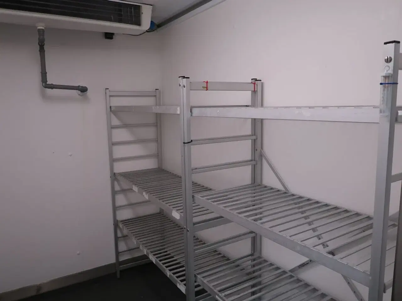 Billede 2 - 2 stk. fødevarereoler