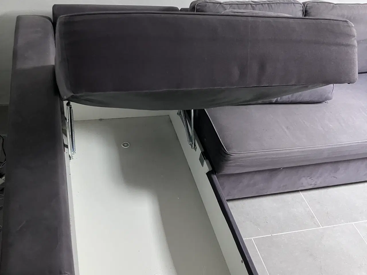 Billede 1 - Sovesofa med opbevaring