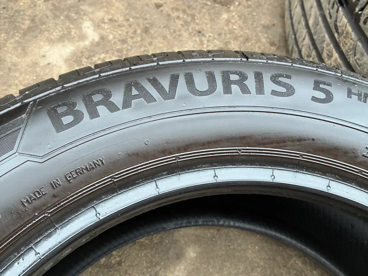 Billede 3 - 2 næsten nye sommerdæk