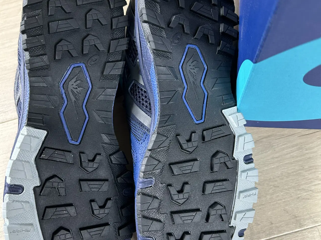 Billede 2 - Løbesko af mærket Asics
