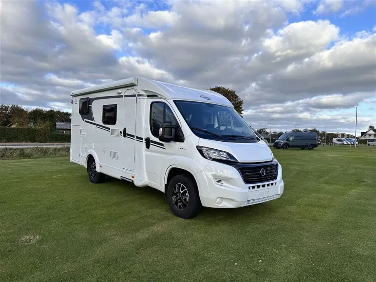 Billede 2 - 2021 - Carado V337   Velholdt Autocamper