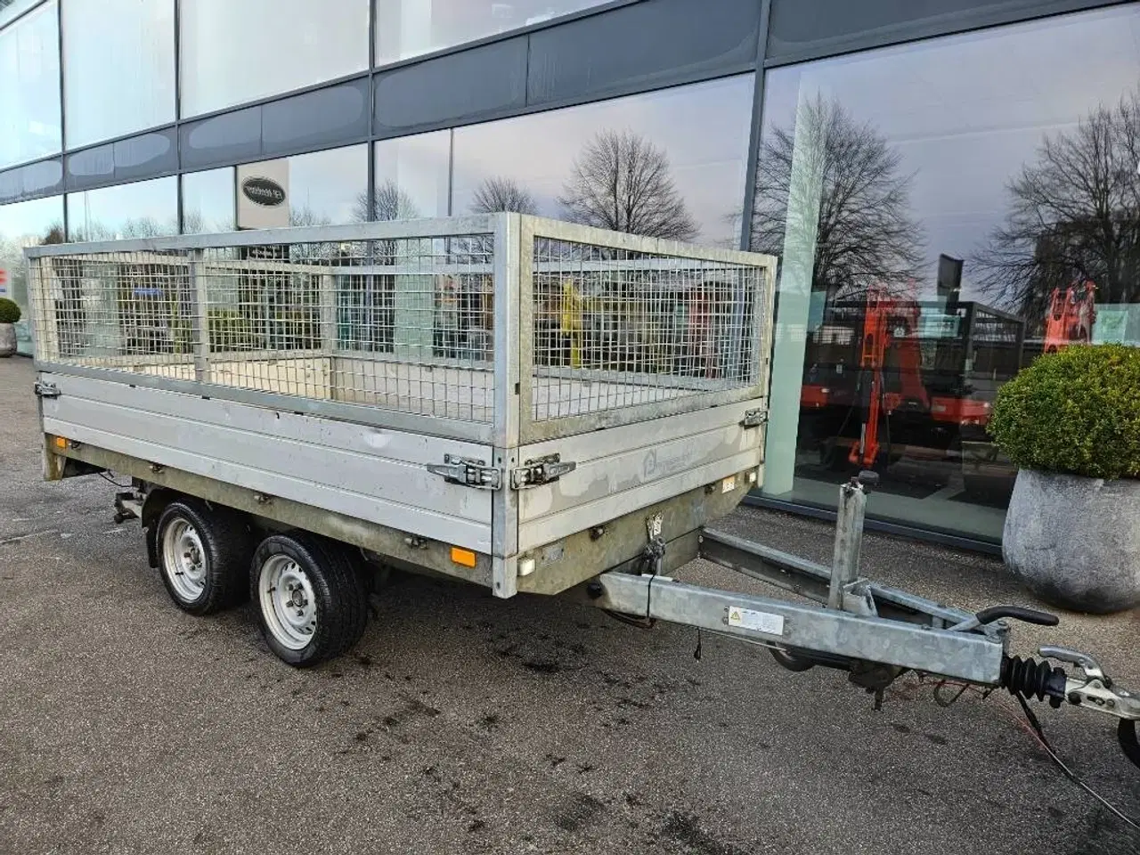 Billede 1 - Saris bagtipper