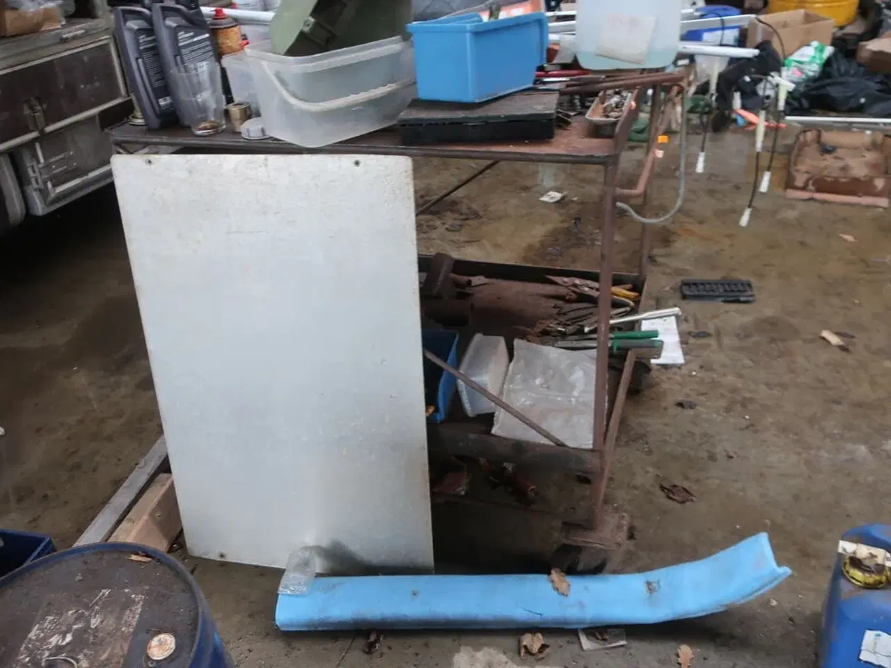 Billede 12 - Div. Dunke, haveredskaber, løftestroppe, arbejdsborde, værktøj m.m.