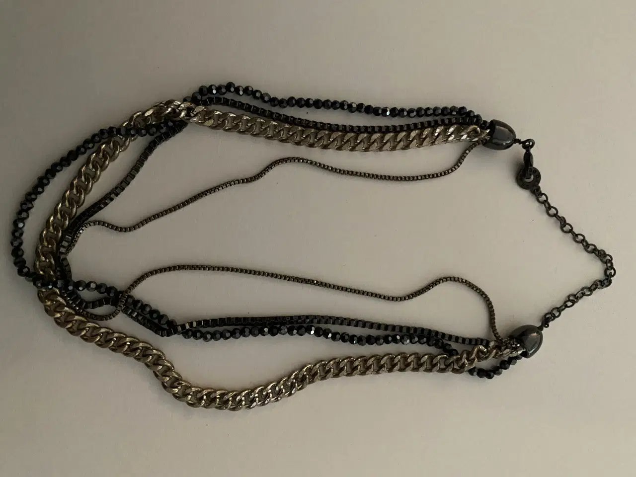 Billede 3 - Halskæder og armbånd oprydning kan sendes