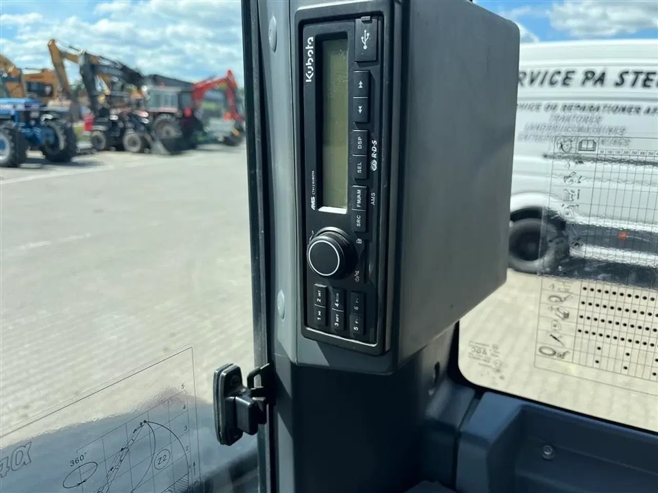 Billede 14 - Kubota Kx042-4 Hydraulisk fæste med kipbar planerskovl Kun kørt 1382T