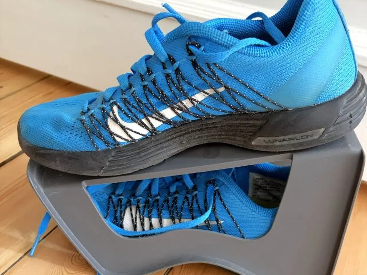 Billede 1 - 6 'hylder' til sko, så der er plads til dobbelt