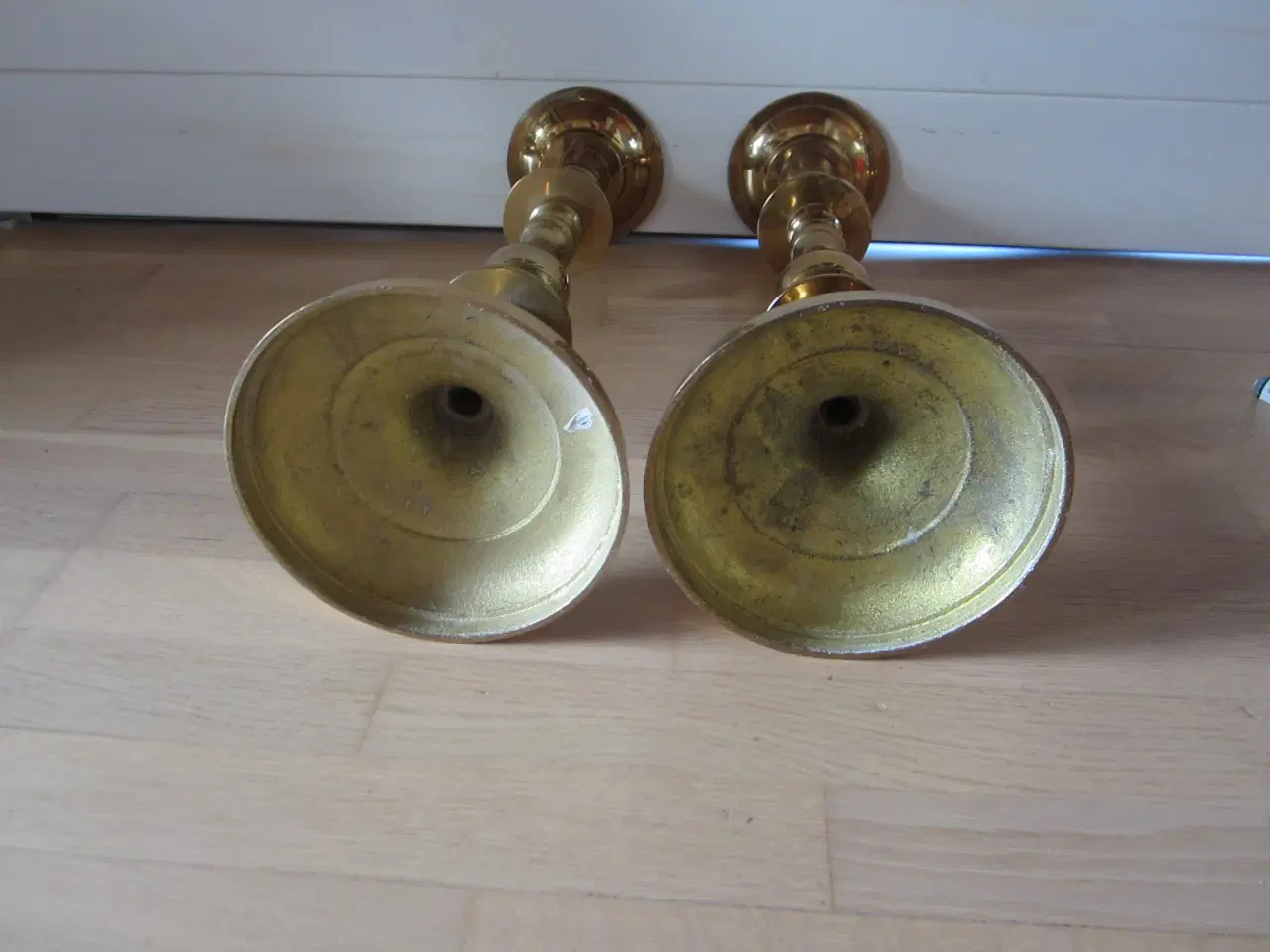 Billede 2 - 2 fine messing lysestager ca 41 cm i højde læs tek