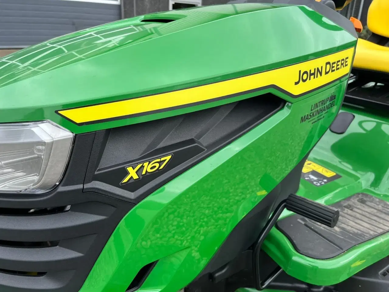 Billede 4 - John Deere X167 2cylinderet motor og med 48tommer klipperbord og for kofanger