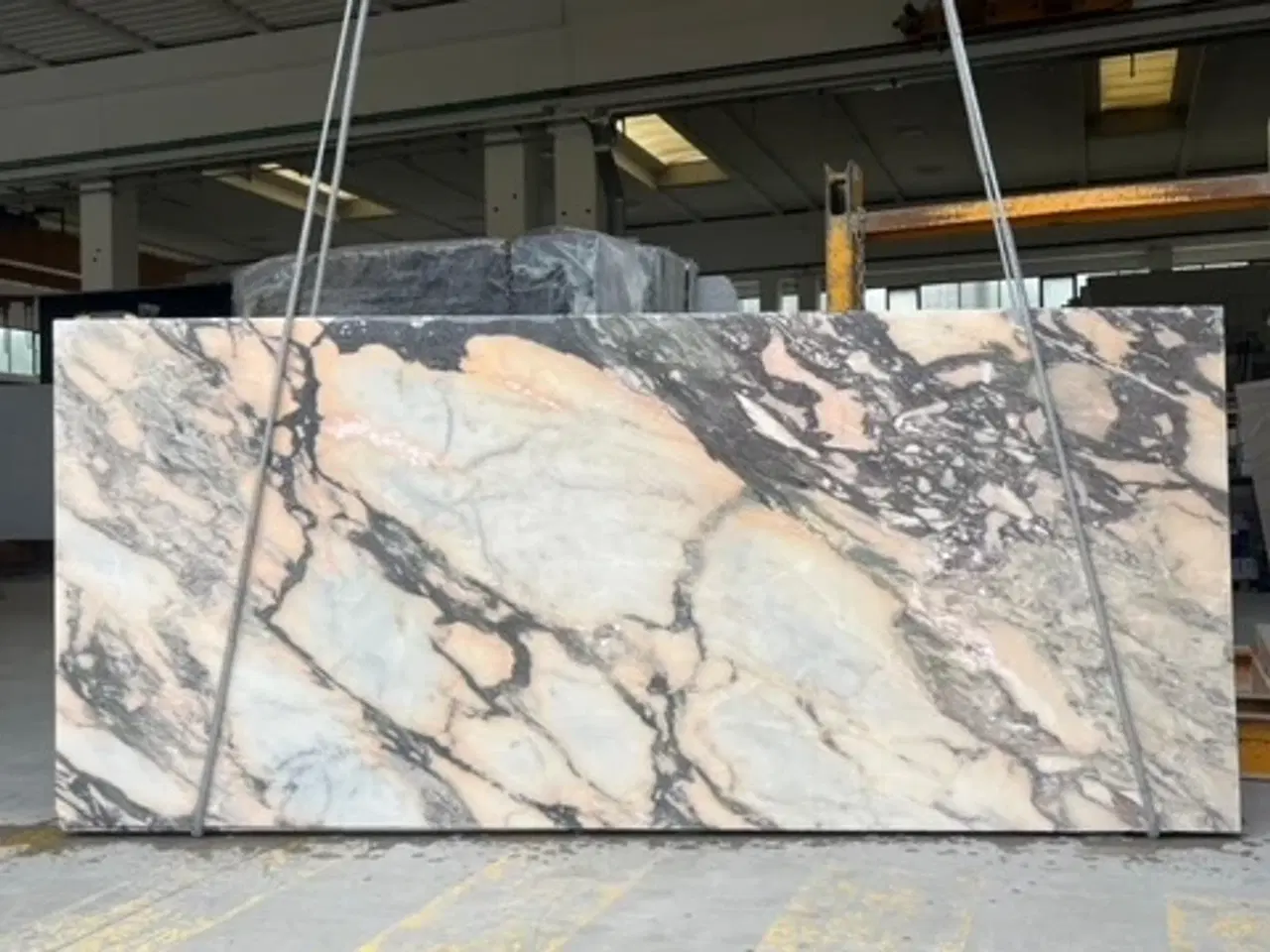 Billede 4 - CALACATTA VIOLA MARMOR — 50M² — FEJLKØB SÆLGES