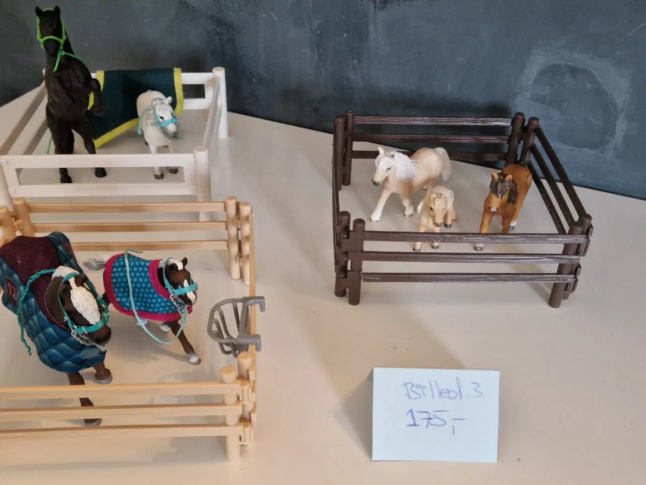 Billede 6 - Schleich stald, heste og udstyr